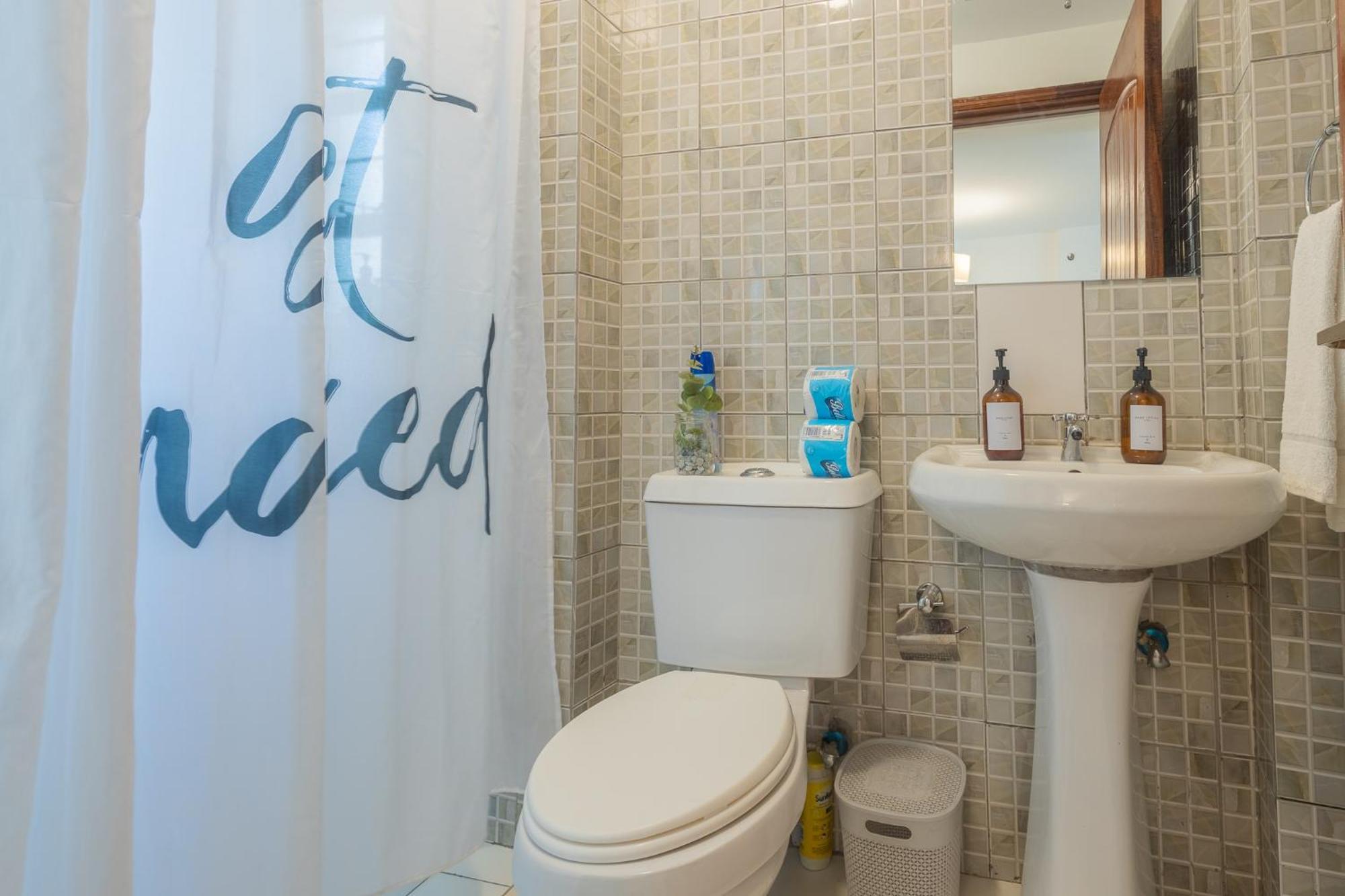 Furnished 1 Bedroom In Nairobi. 15 Mins To Cbd. Free Wi-fi & Parking Apartment *