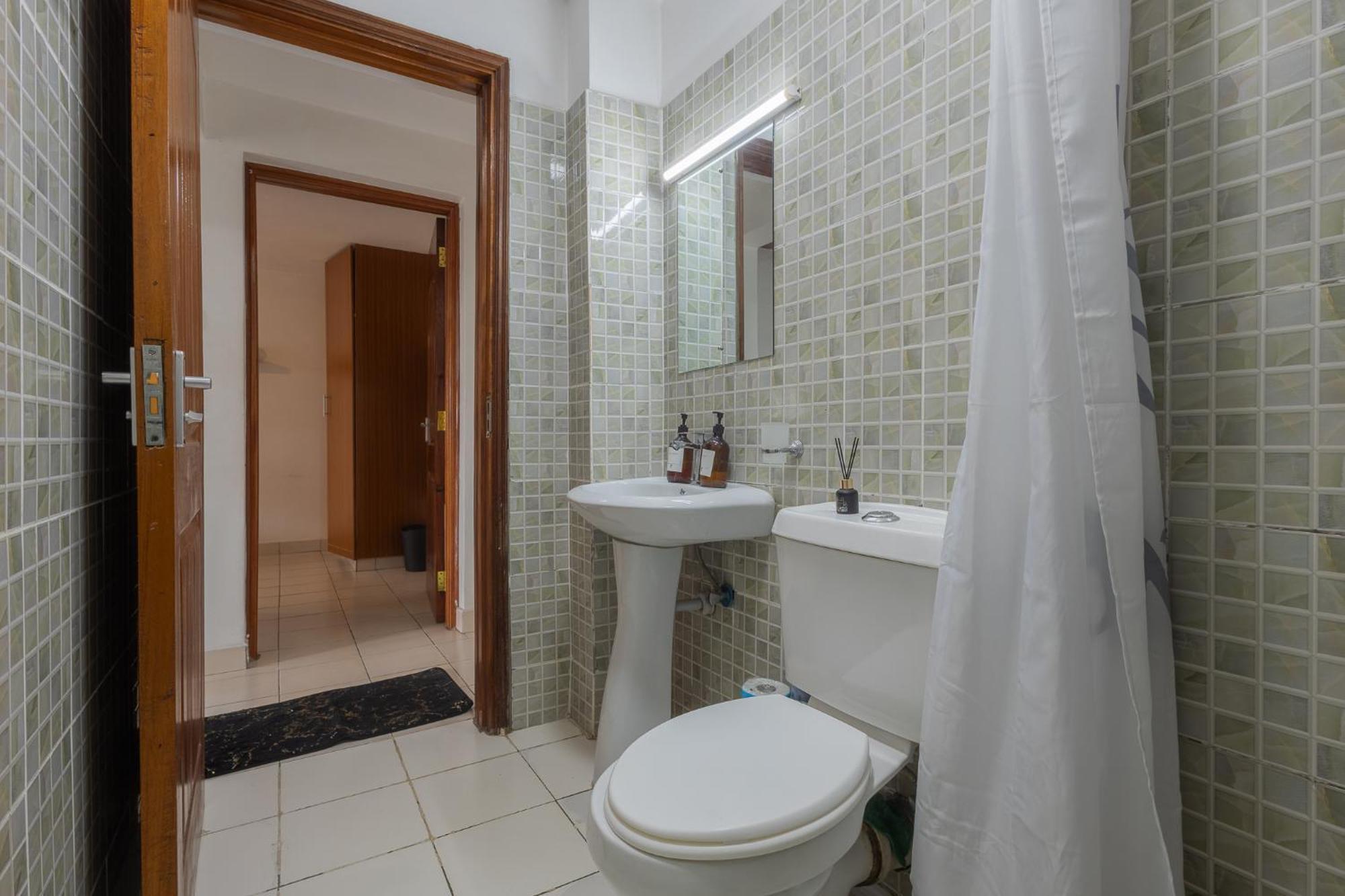 Furnished 1 Bedroom In Nairobi. 15 Mins To Cbd. Free Wi-fi & Parking Apartment