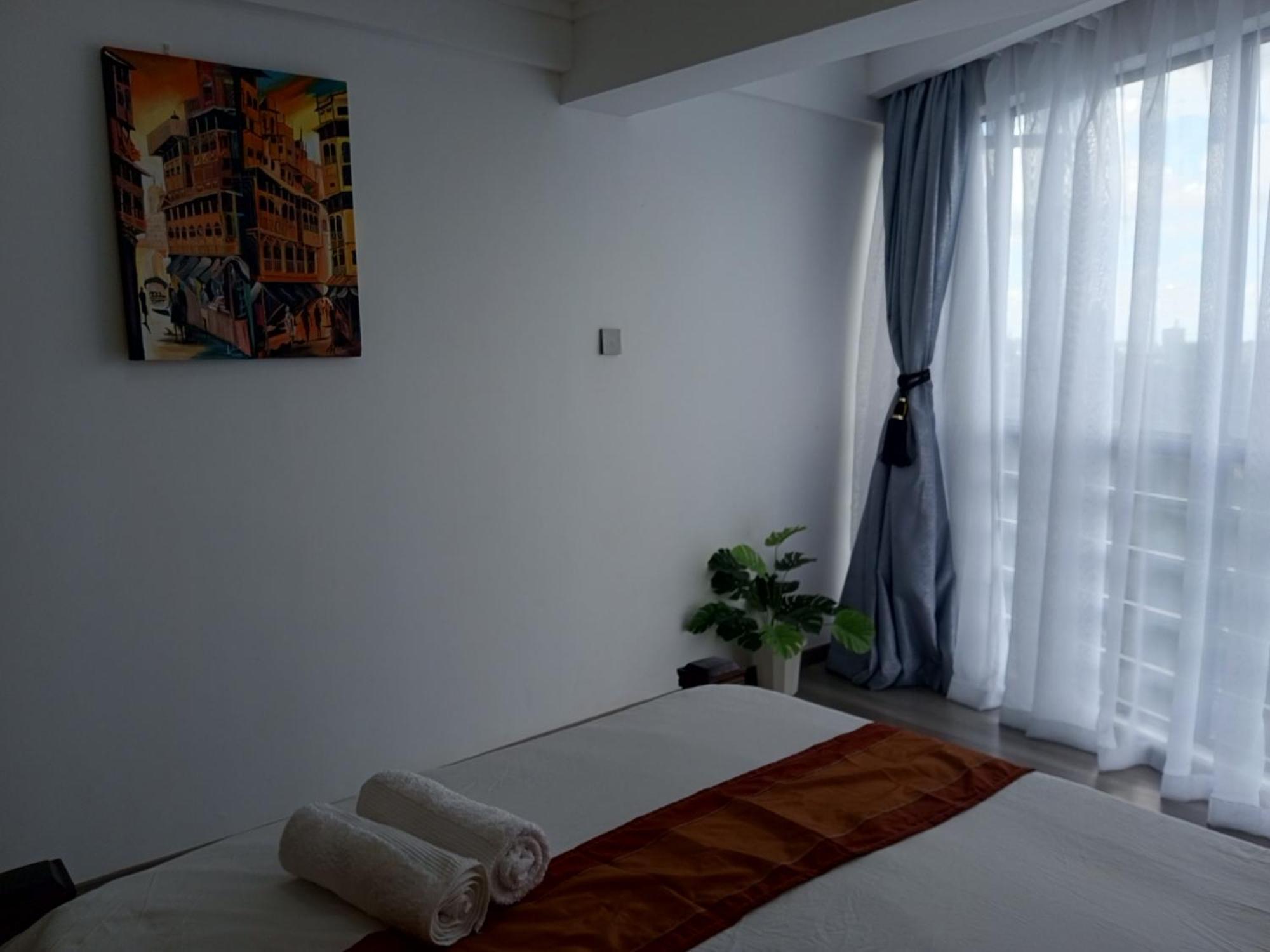 Tranquil 7th Floor Near Art Caffe Market Apartment *