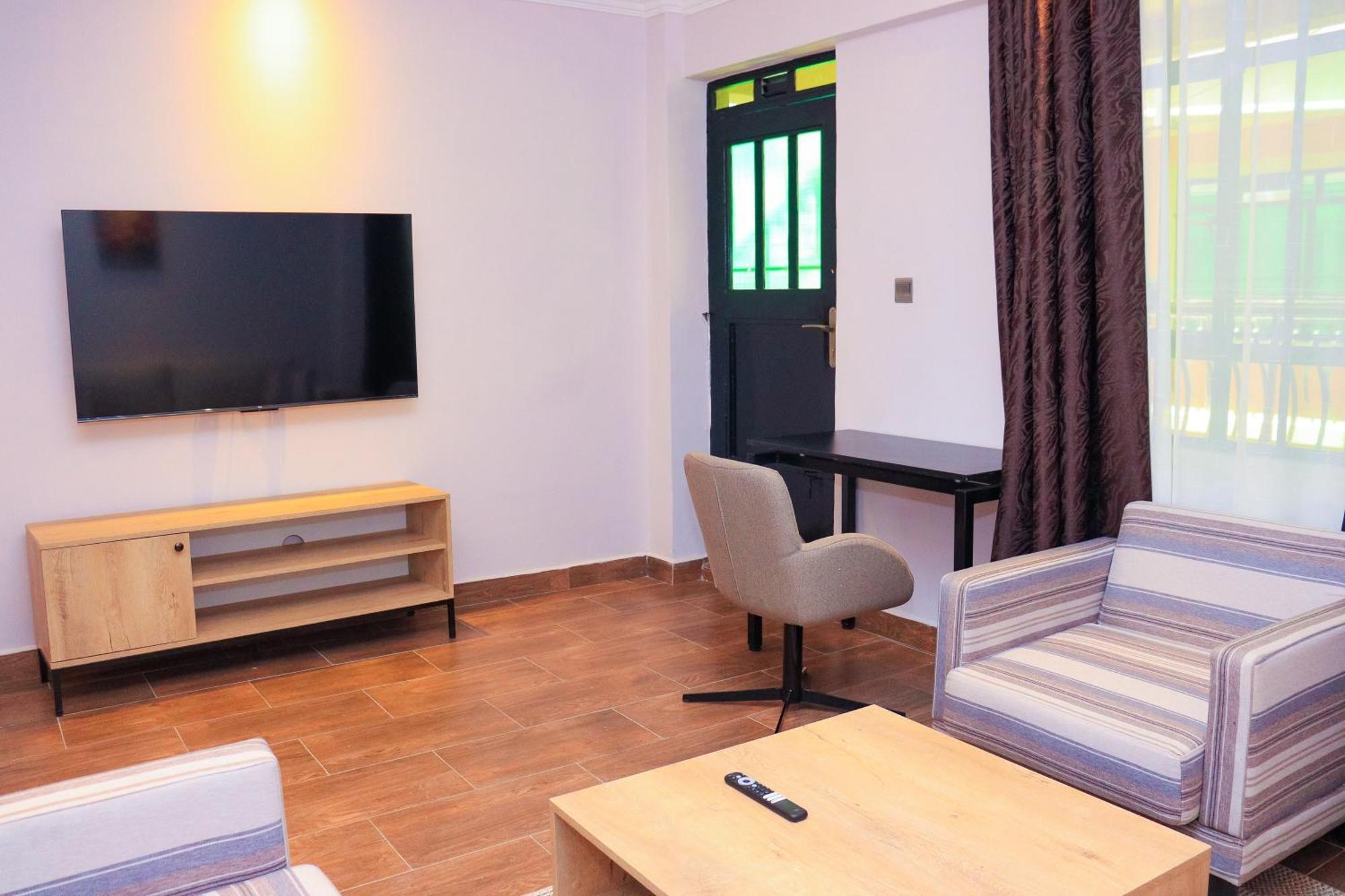 Apartment Serenity Court Behind The Imaara Mall, Near Jkia-nairobi *