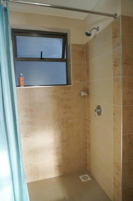 Apartment Modern 2br Sanctuary, Pool & Gym Nairobi