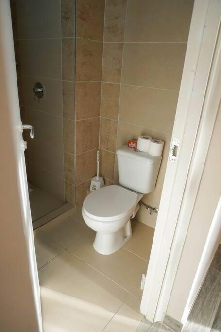 Apartment Modern 2br Sanctuary, Pool & Gym Nairobi