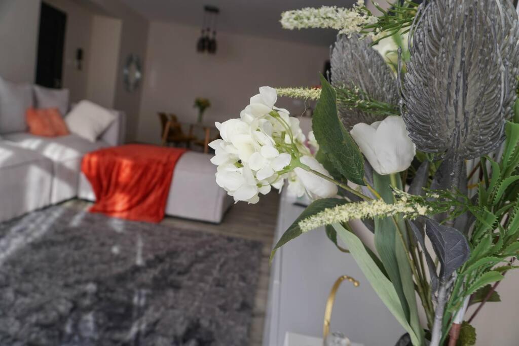 Apartment Modern 2br Sanctuary, Pool & Gym