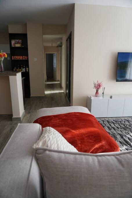 Modern 2br Sanctuary, Pool & Gym Apartment