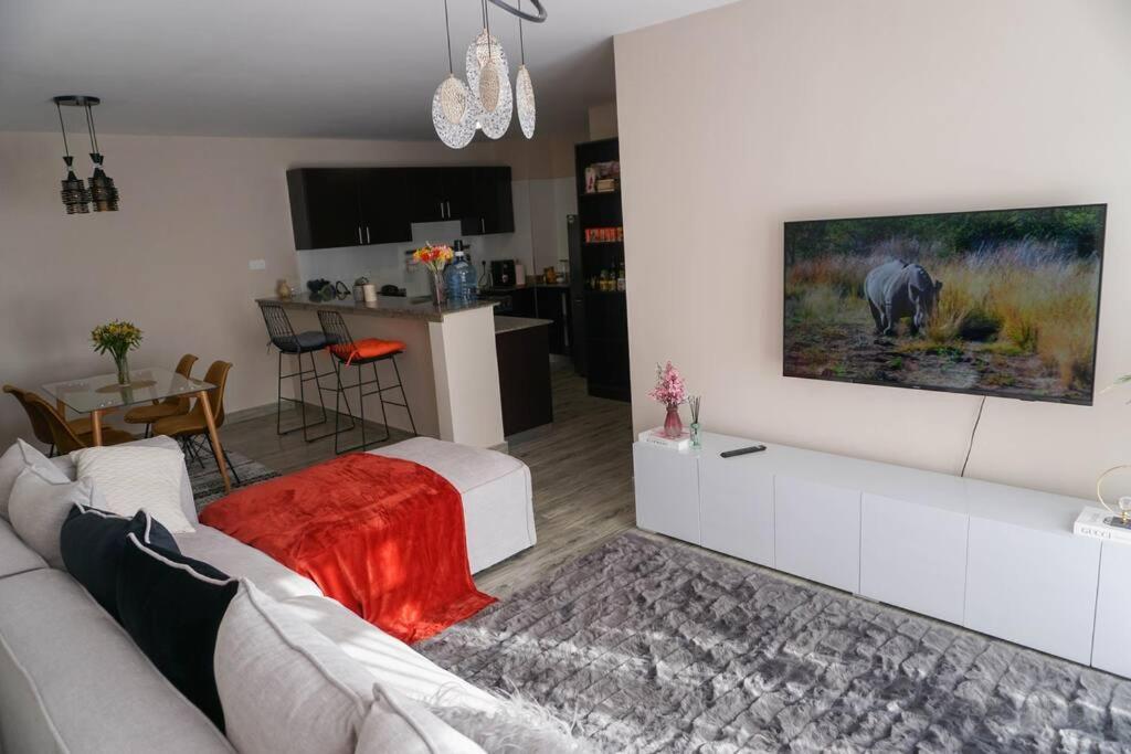 Modern 2br Sanctuary, Pool & Gym Apartment Nairobi