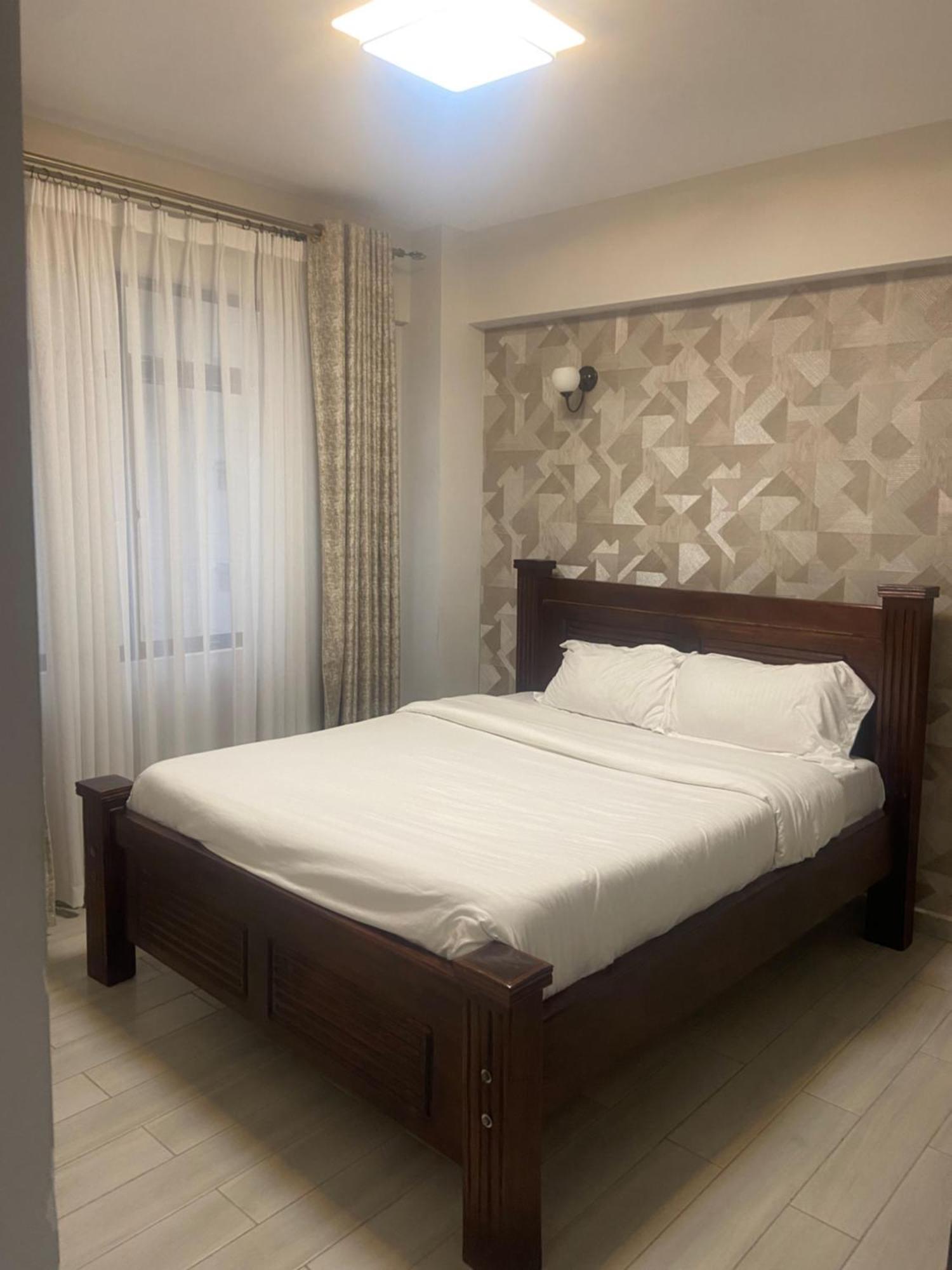 3 Bedroom Ensuite Lavington Apartment *