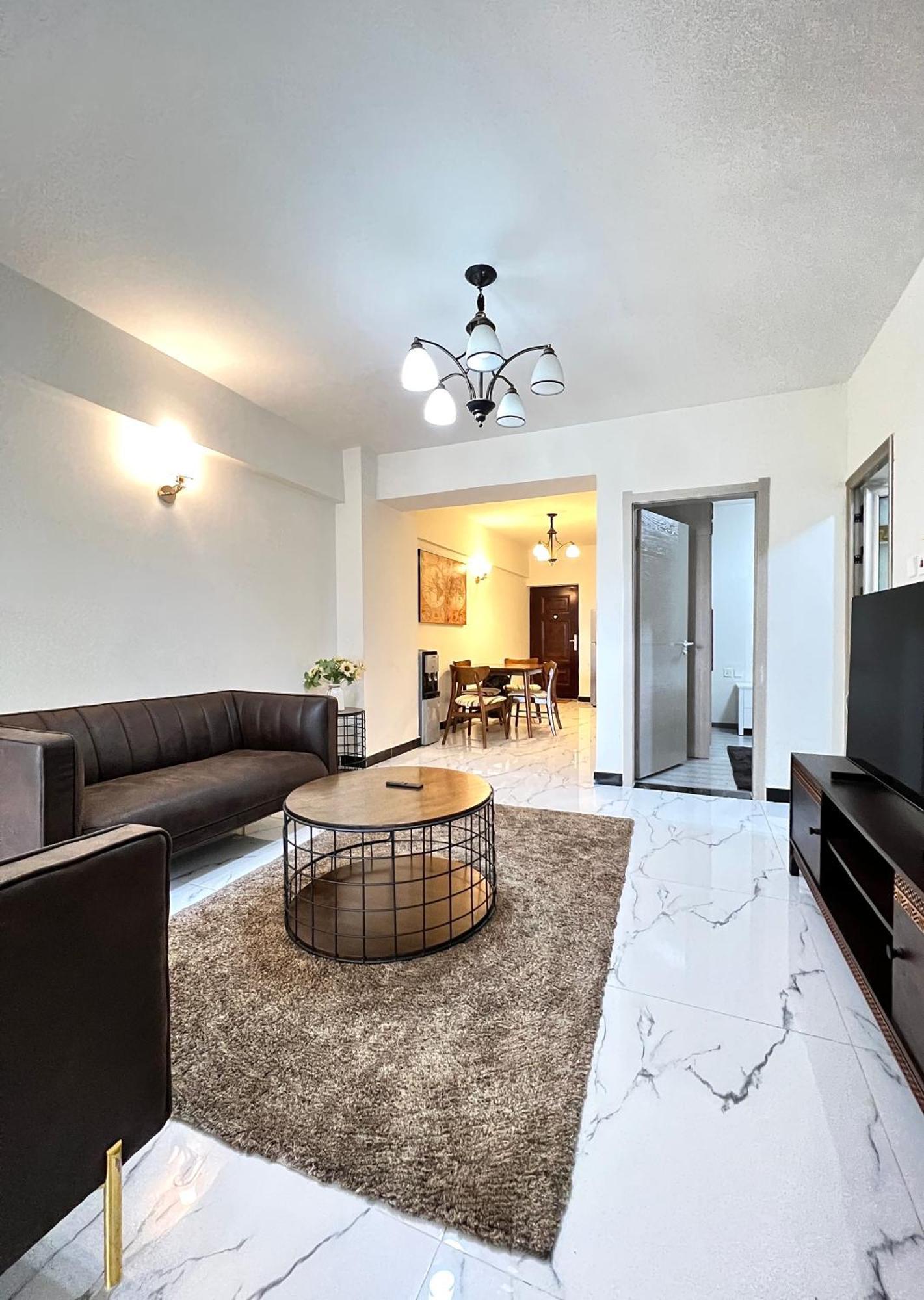 Stylish 2br Near Yaya Centre,adlife Kilimani, Nairobi