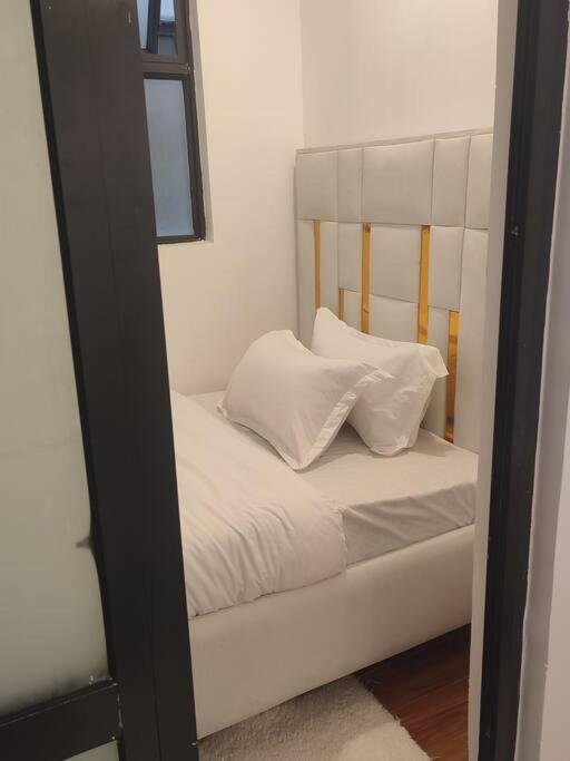 Apartment Kilimani One And Half Bedroom
