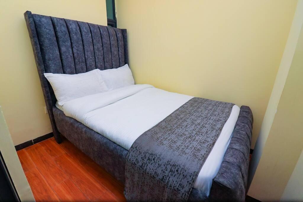 Apartment Luxury 1 Bed With Extra Bed Kilimani Kenya