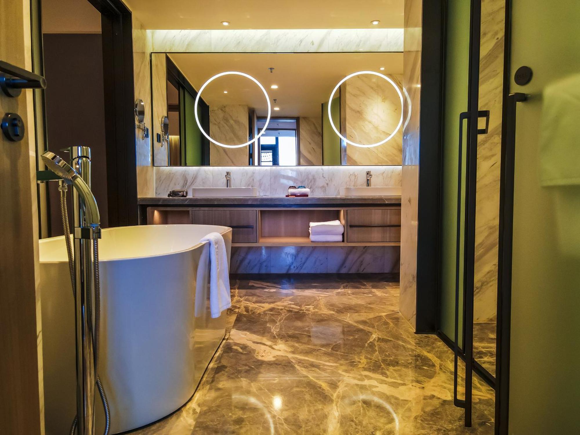 Argyle Grand Airport Hotel 5*