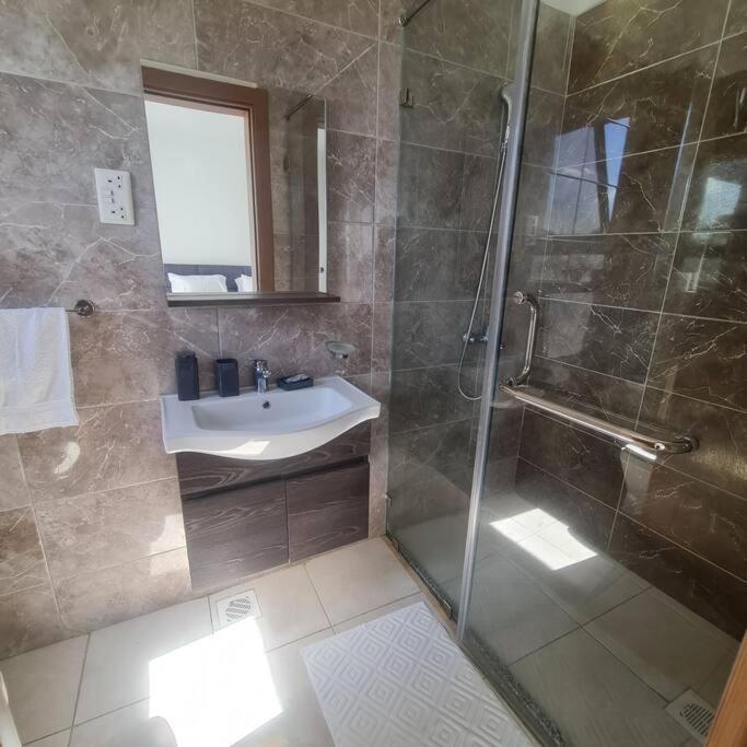 Apartment Centrally Located 3br Stylish Family Haven Nairobi