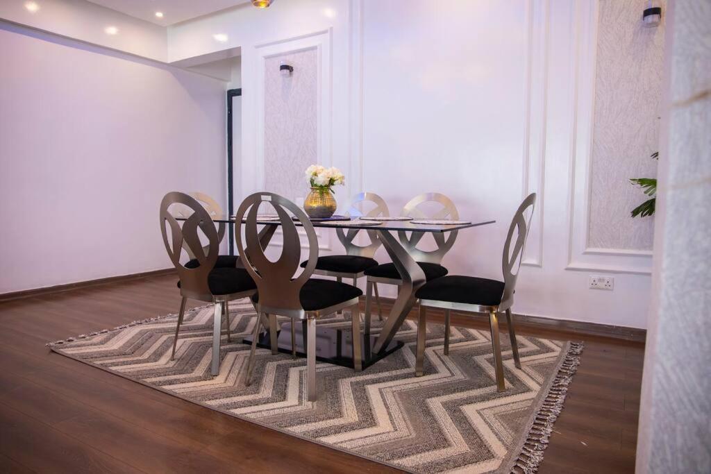 Apartment Centrally Located 3br Stylish Family Haven