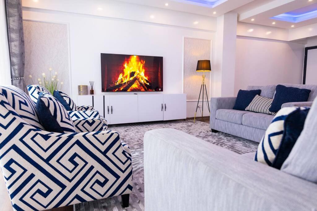 Apartment Centrally Located 3br Stylish Family Haven