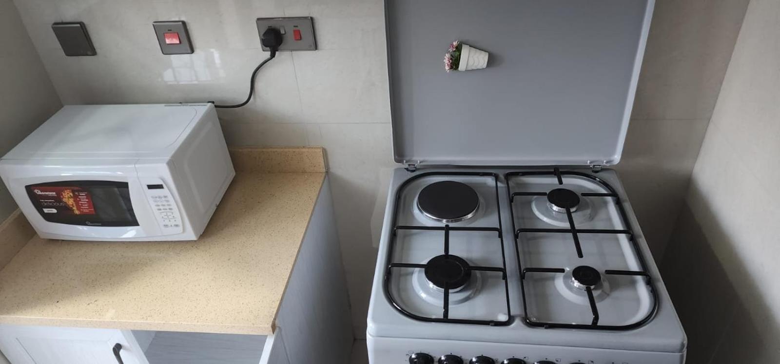 Two Bedroom Apartment-central Location, Book Now! Apartment *