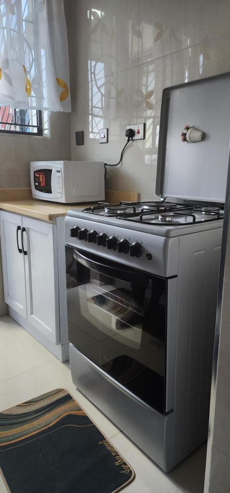 Apartment Two Bedroom Apartment-central Location, Book Now! *