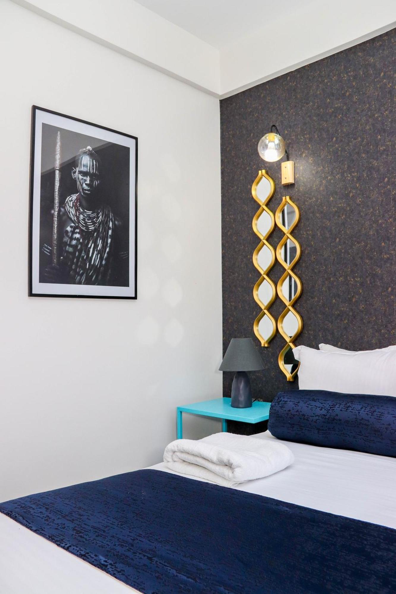Two Bedroom Apartment-central Location, Book Now! Apartment