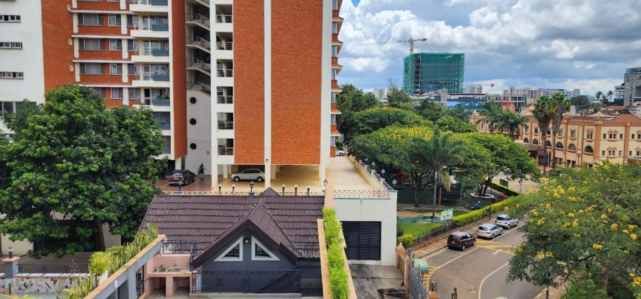 Two Bedroom Apartment-central Location, Book Now! Apartment *
