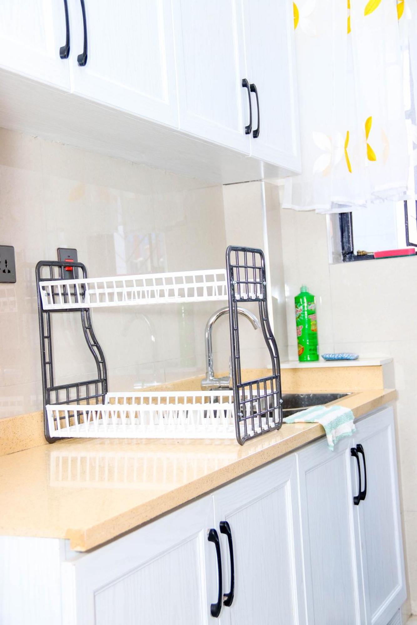 Two Bedroom Apartment-central Location, Book Now! Apartment *