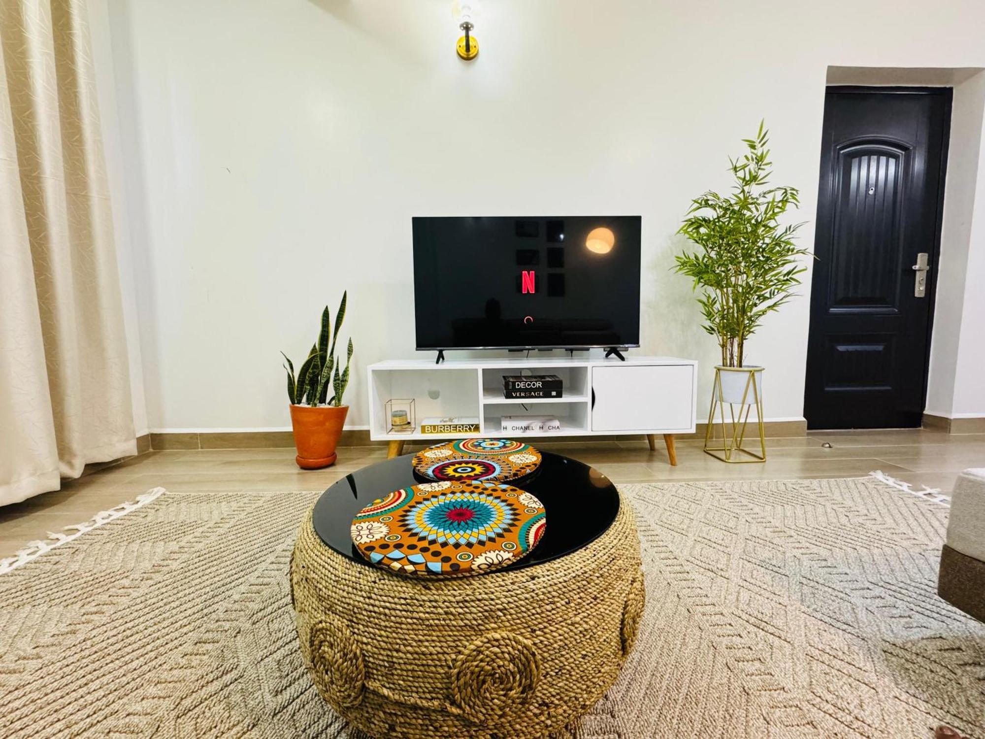 Azania Homes Tranquil 2 Bedroom In Westland 5 Minutes To Sarit Centre Apartment