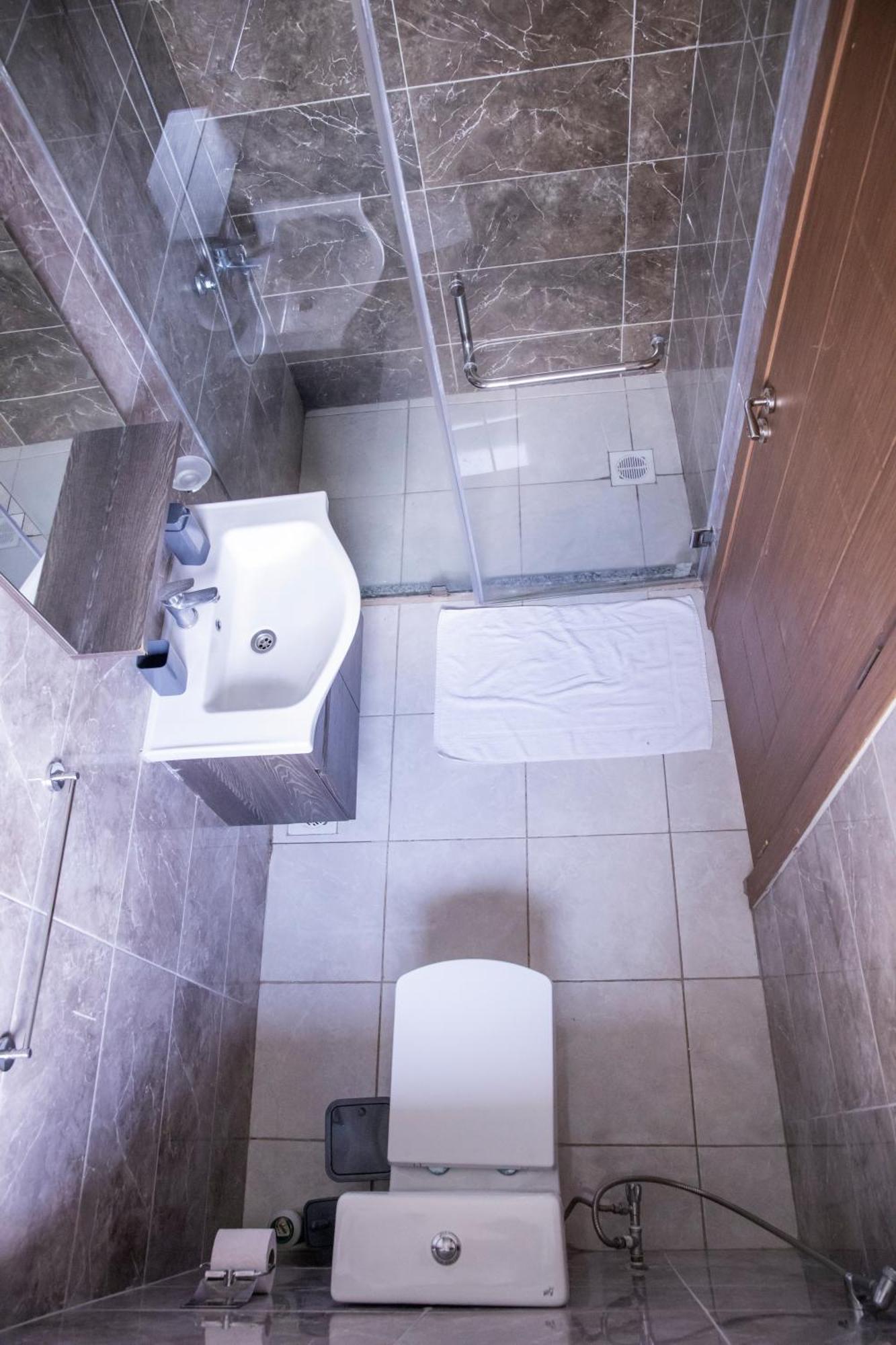 Centrally Located 3br Stylish Family Haven Apartment *