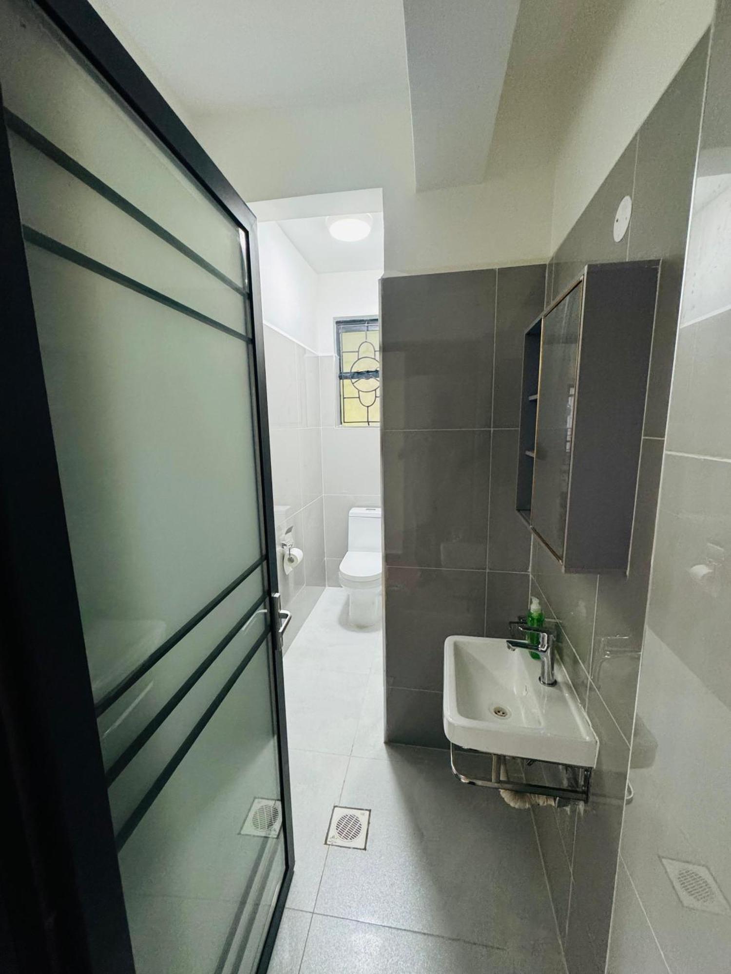 Azania One Bed Near Westgate And Sarit Malls Nairobi