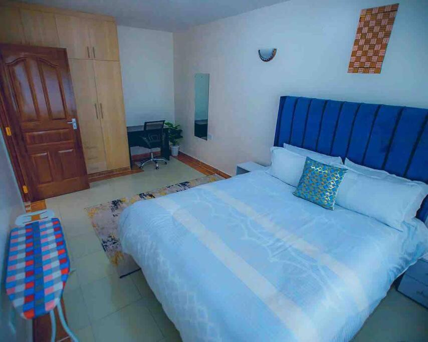 Cozy One Bedroom Haven Near Garden City. Apartment