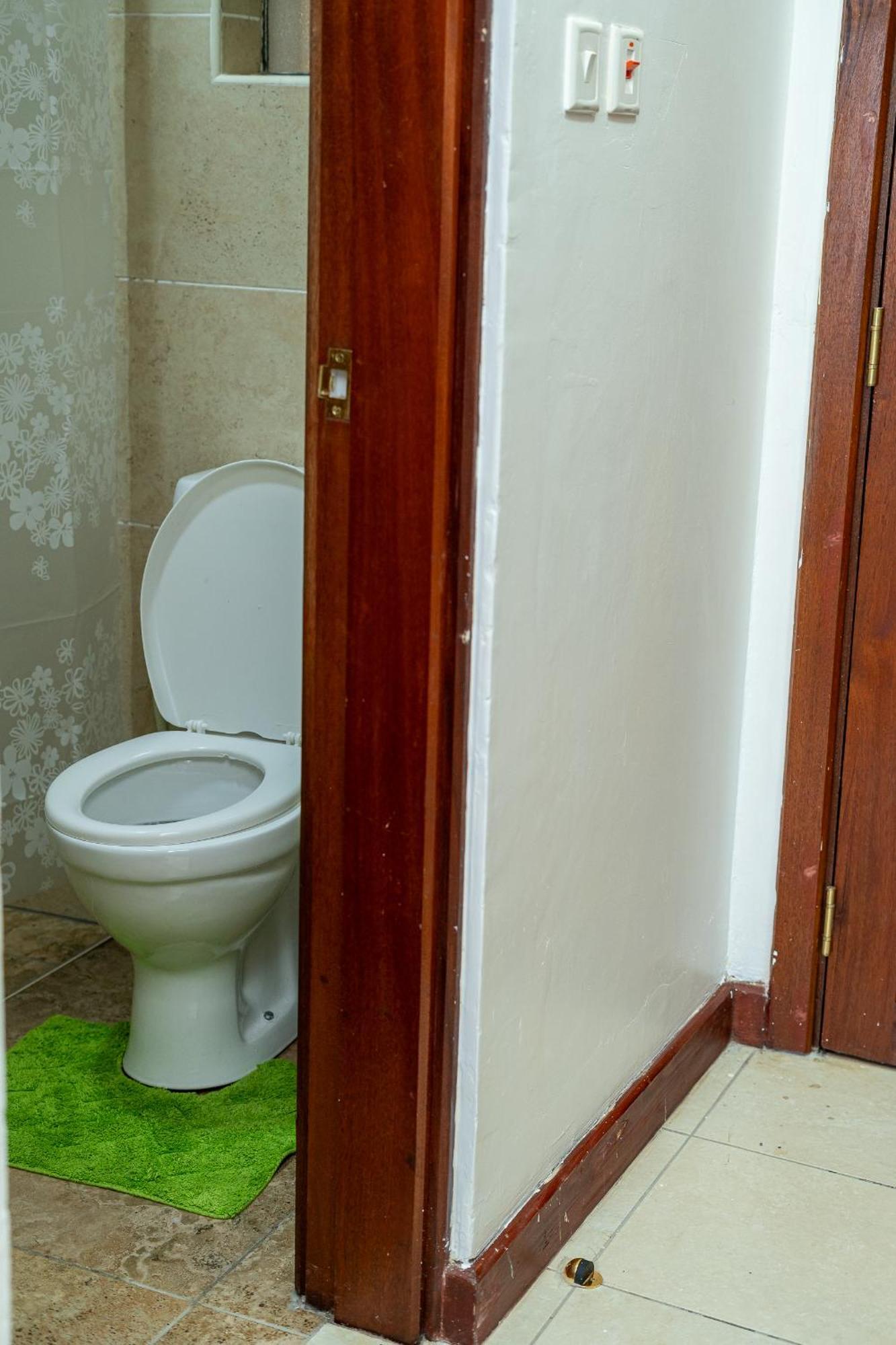 Ivy Haven Retreat- South B Apartment *