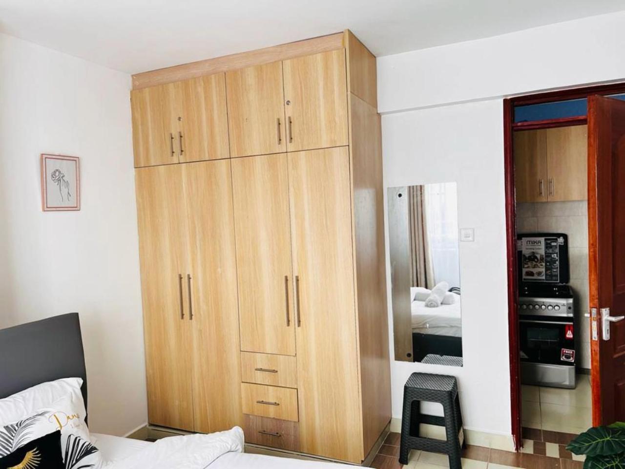 Apartment Phares 1 Bedroom Apartment, Garden Estate, *