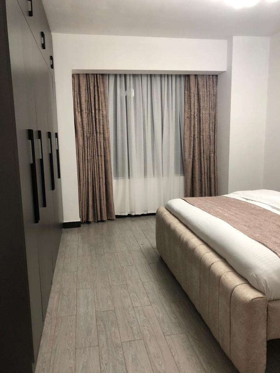 Starluxe Apartment
