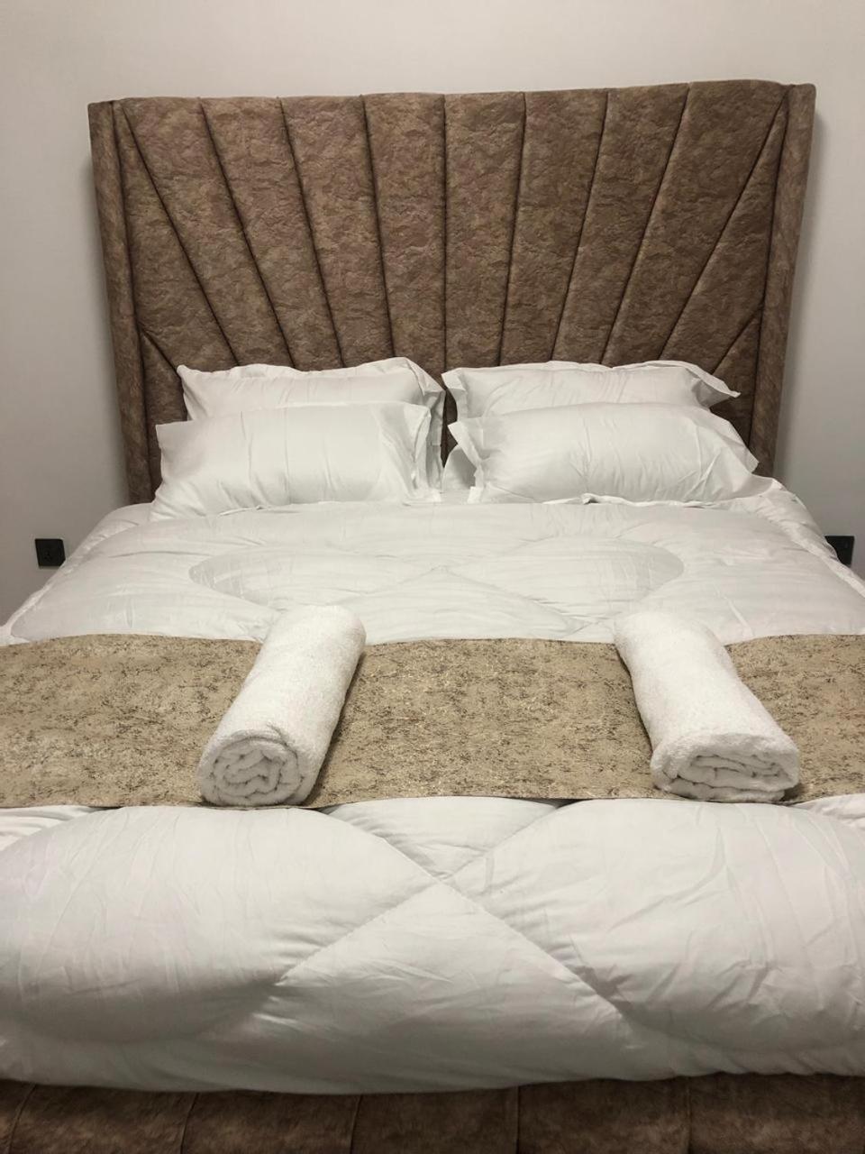 Starluxe * Nairobi