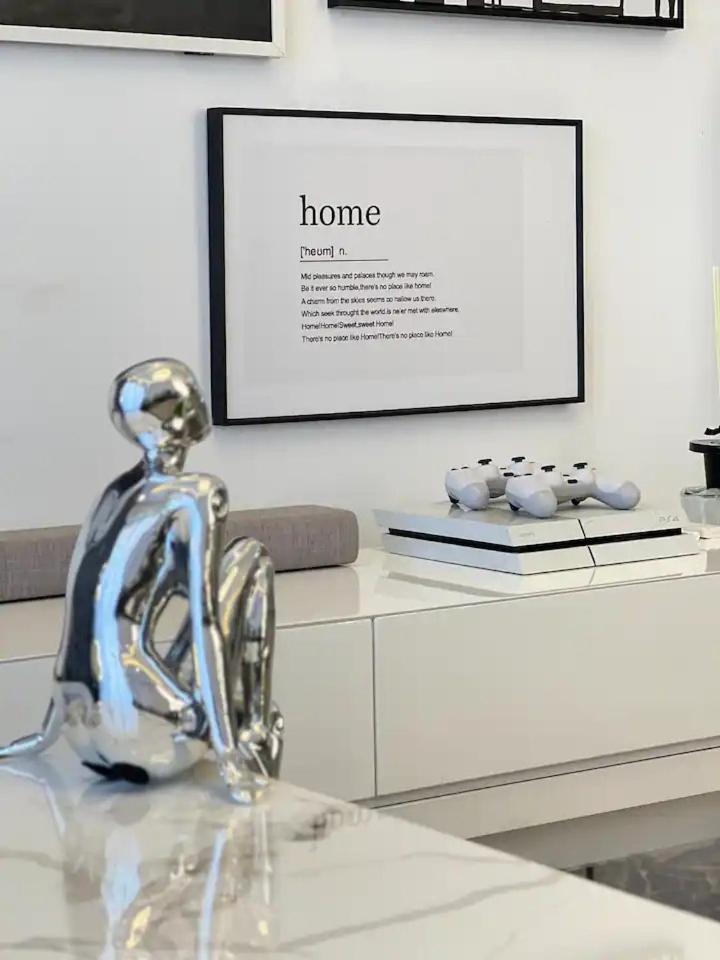 Hestia Living - The One Apartment