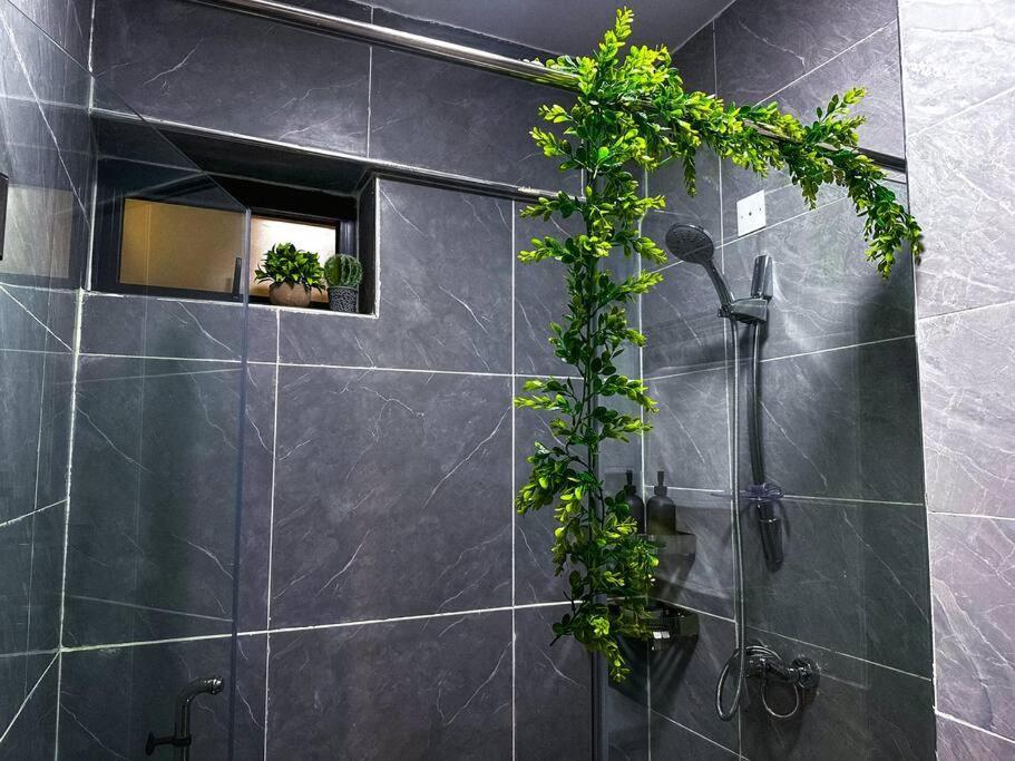 12th Floor Artistic Sanctuary In Kilimani Apartment