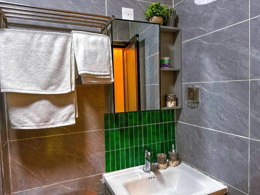 Apartment 12th Floor Artistic Sanctuary In Kilimani *