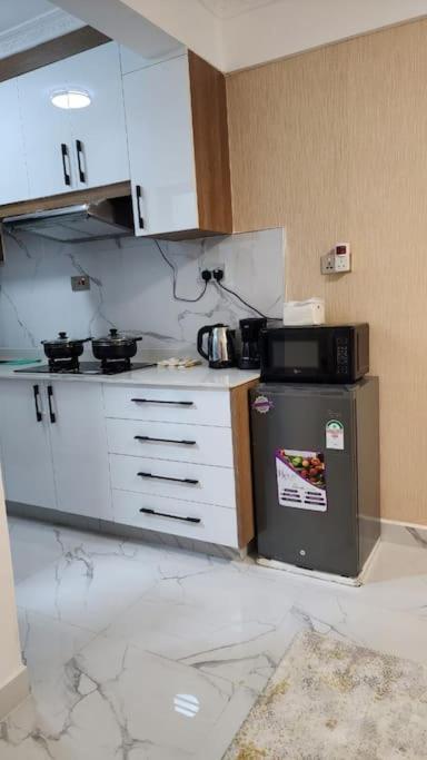 Lovely, Cozy Studio,wood Avenue Kilimani Near Yaya Nairobi