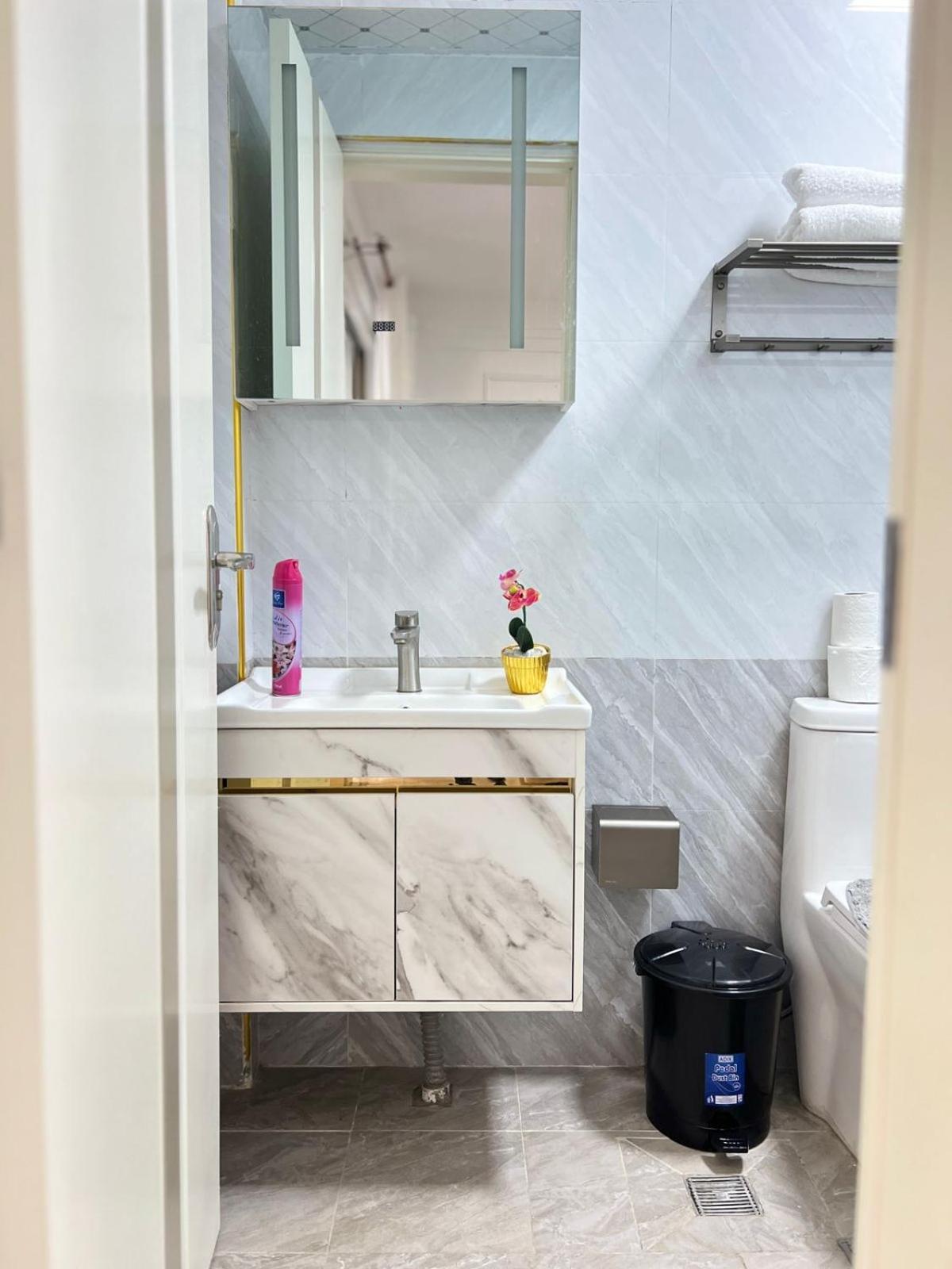 Gold Park Homes Wood Avenue Of Lenana Road Apartment *