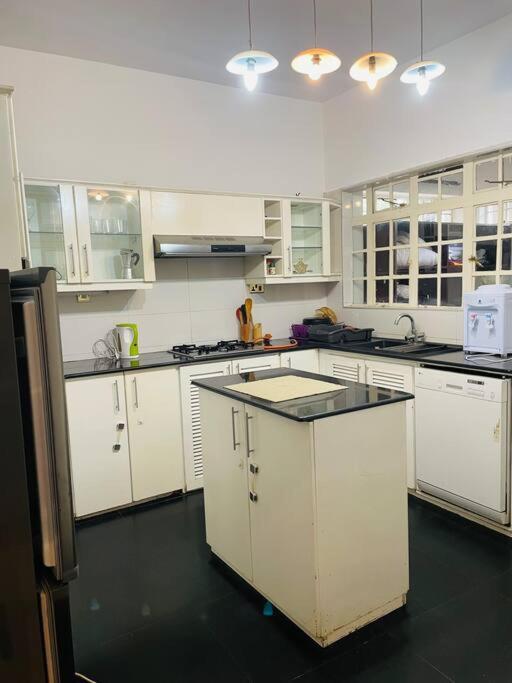 Apartment Elegant 1 Bedroom Near Westgate Mall Nairobi