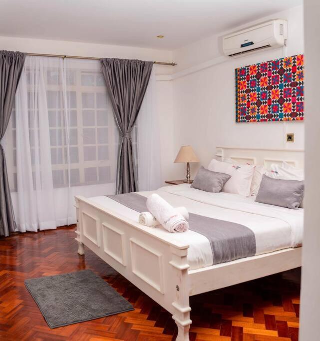 Apartment Elegant 1 Bedroom Near Westgate Mall Nairobi