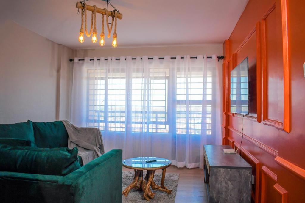 Pinnacle Apartment *