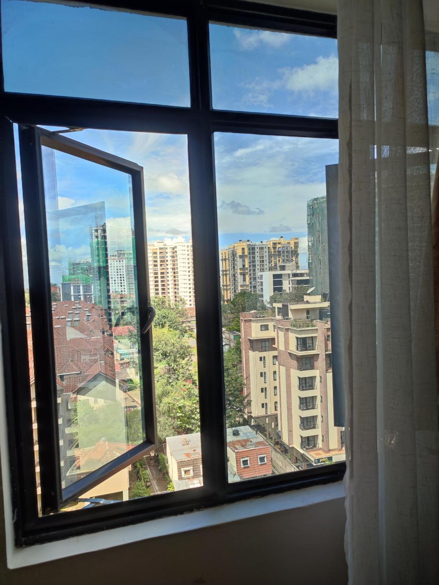 Kilimani Homes Paradise 2 Bedroom Near Yaya Centre Netflix And Balcony Apartment *