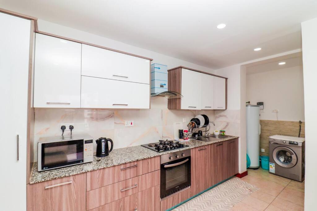 Luxury 2 Bdrm Ensuite In Kilimani With Balcony Views * Nairobi