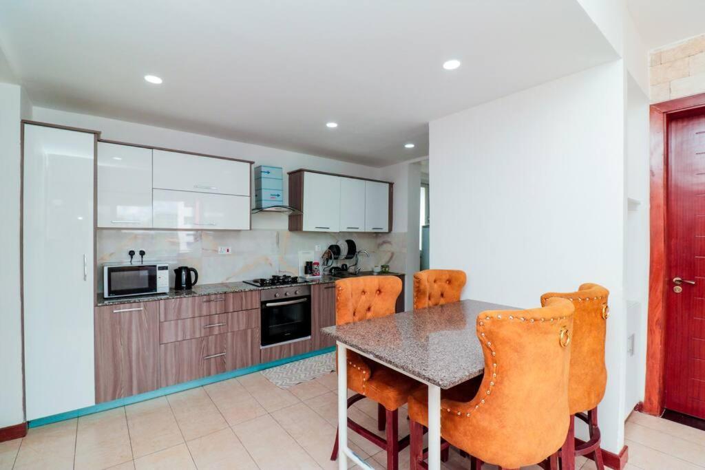 Apartment Luxury 2 Bdrm Ensuite In Kilimani With Balcony Views