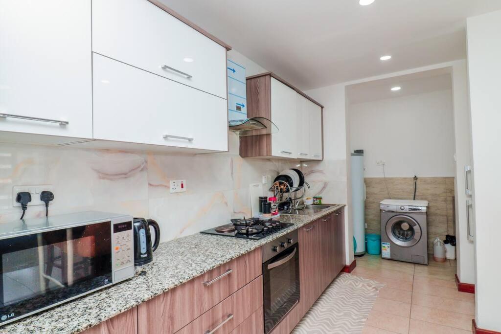 Luxury 2 Bdrm Ensuite In Kilimani With Balcony Views * Nairobi