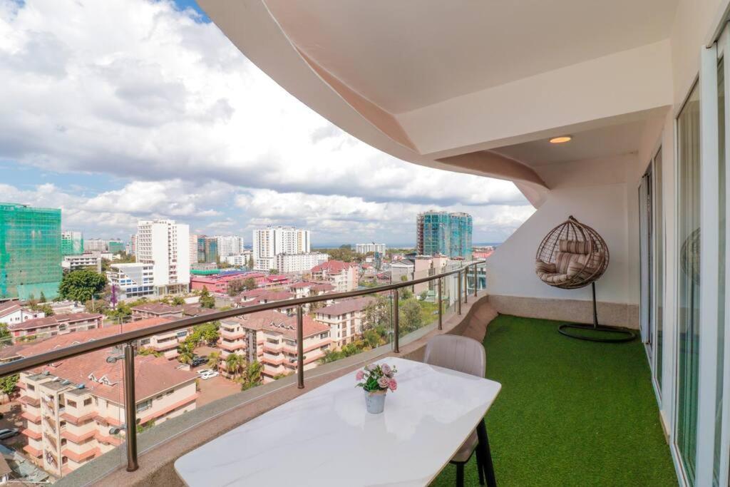 Luxury 2 Bdrm Ensuite In Kilimani With Balcony Views Apartment Nairobi