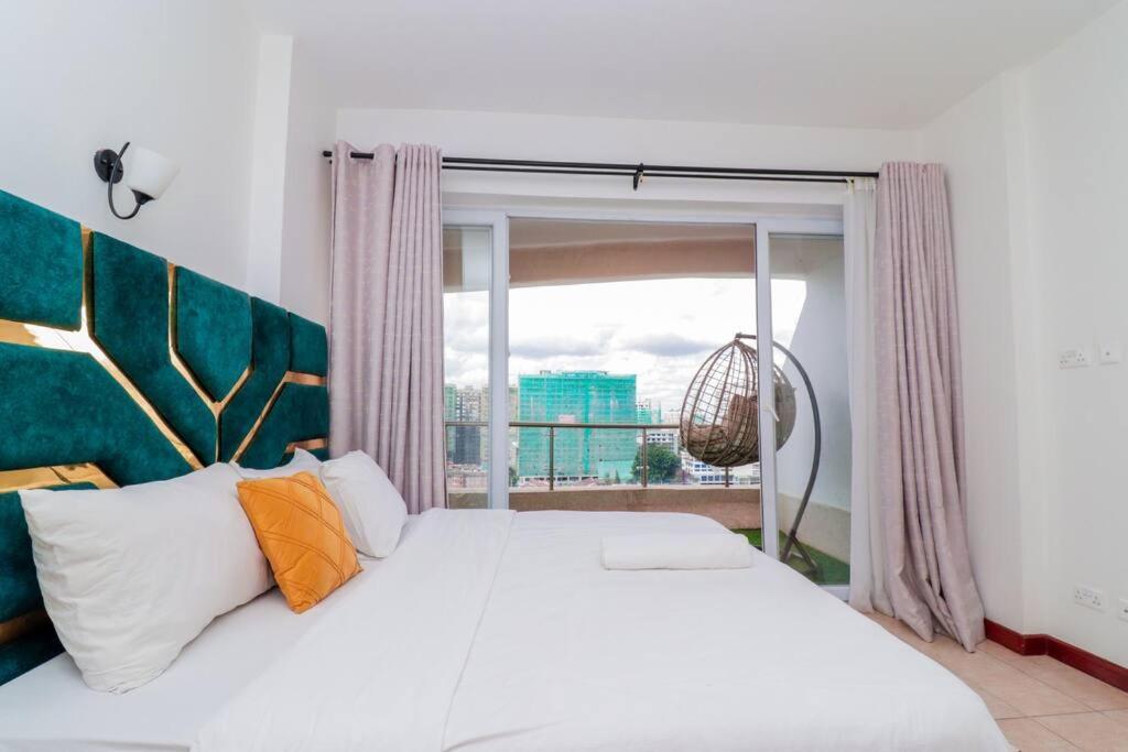 Luxury 2 Bdrm Ensuite In Kilimani With Balcony Views *