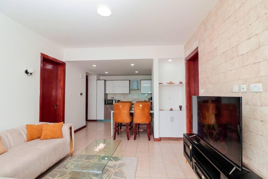 Luxury 2 Bdrm Ensuite In Kilimani With Balcony Views Nairobi