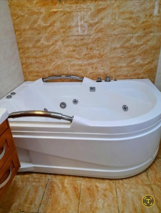 Four Bedroom In Lavington Apartment