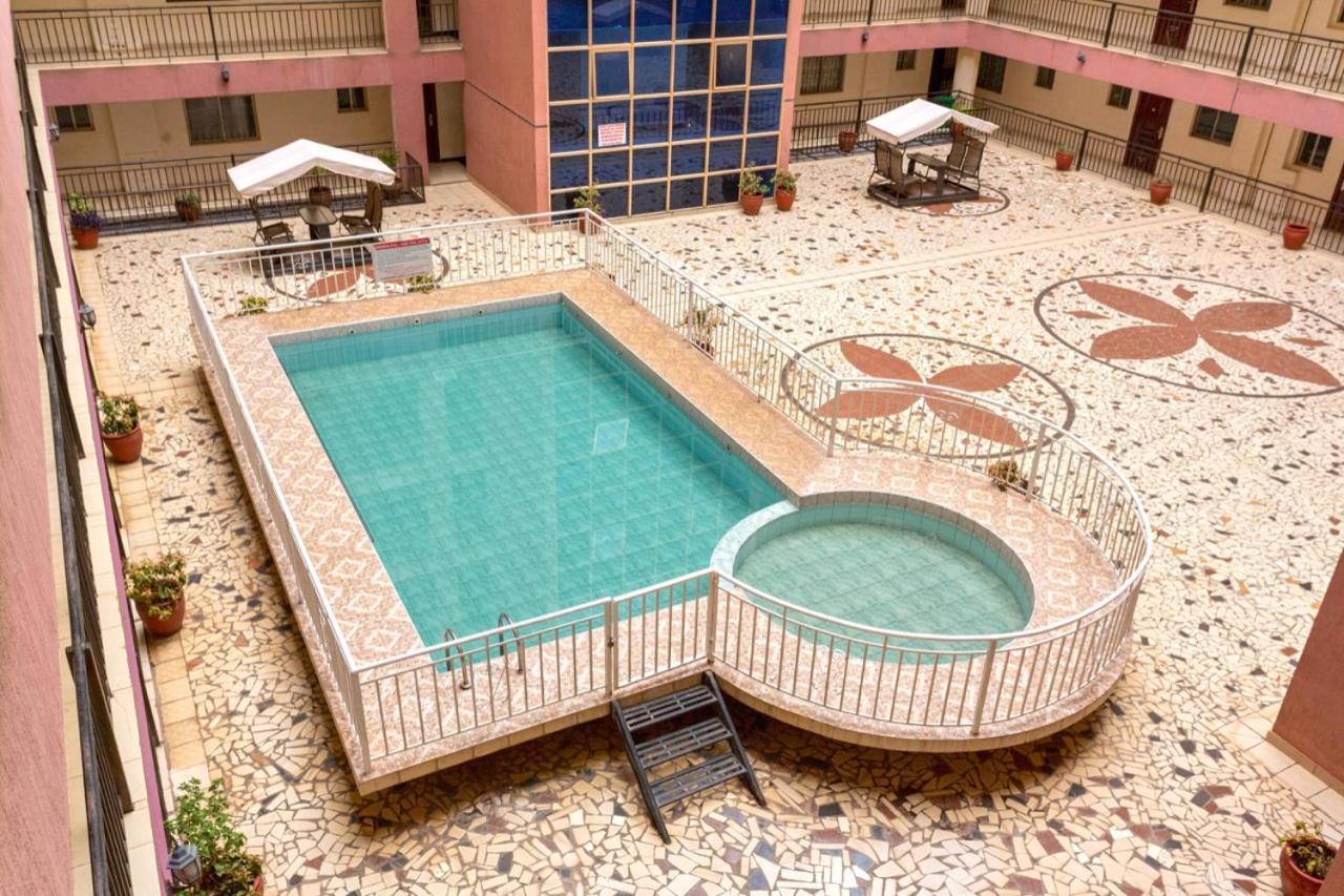 Kilimani 3 Bedroom With Pool Near Yaya Centre Apartment