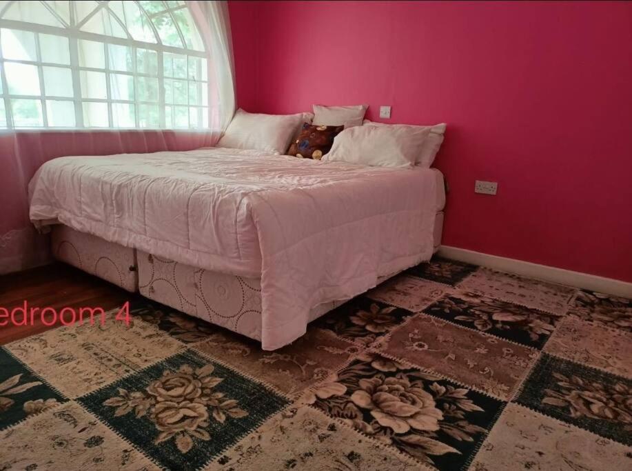 Villa Five Bedroom In Keren