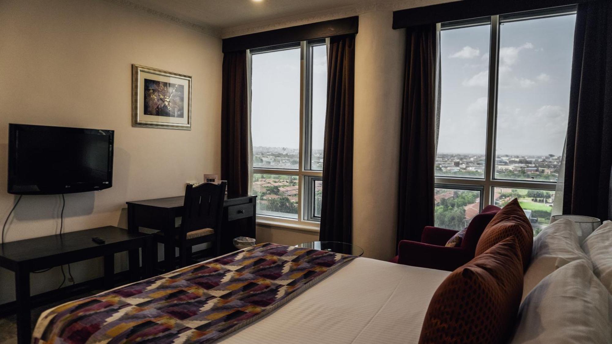 Hotel The Panari - Near Jomo Kenyatta International Airport 4*