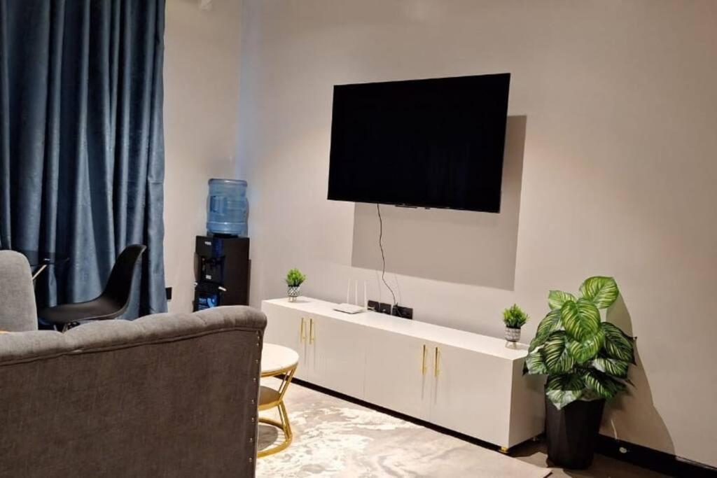 Urban Oasis Studio Apartment *